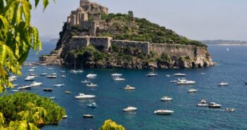 andare a ischia aliscafi traghetti