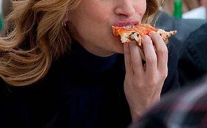 mangia prega ama pizza